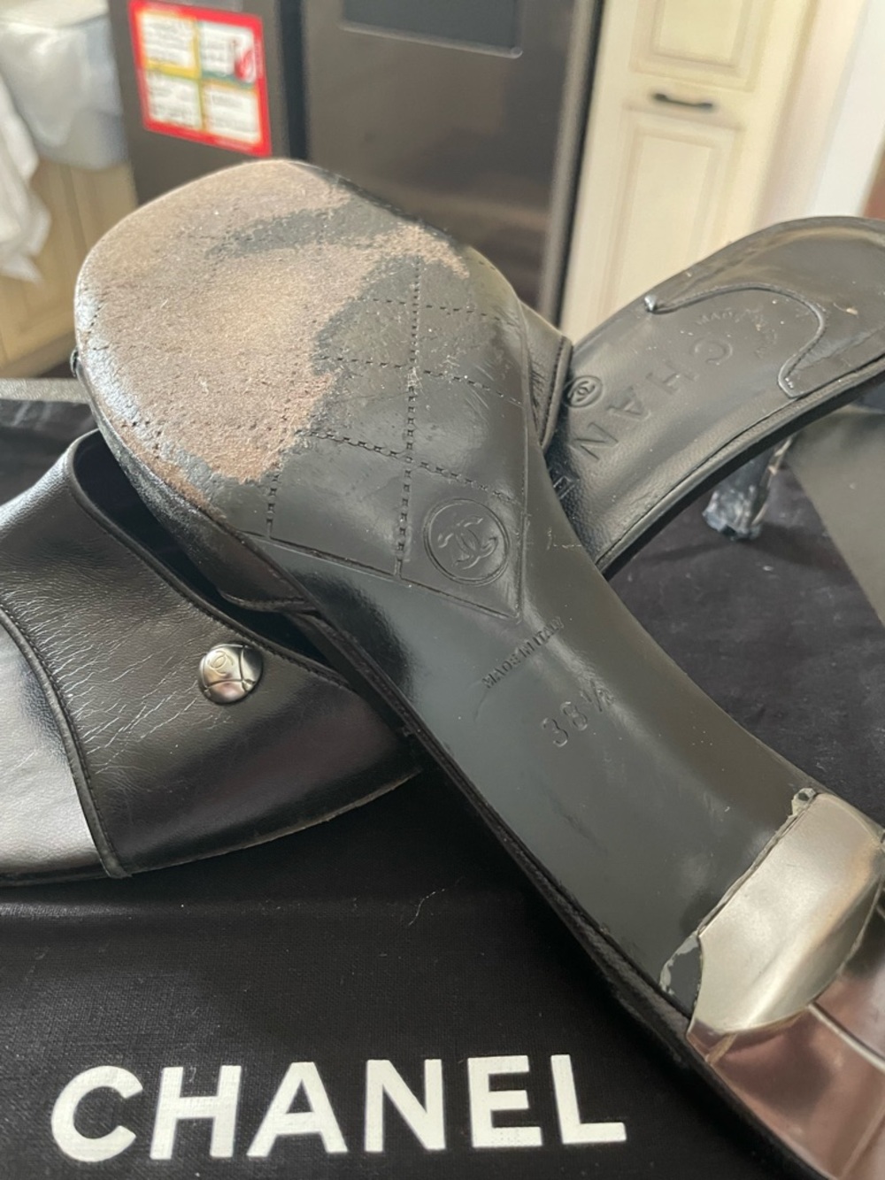 CHANEL Black Leather Open-Toe Slide Heels with a Chanel dust bag - Picture 6 of 7